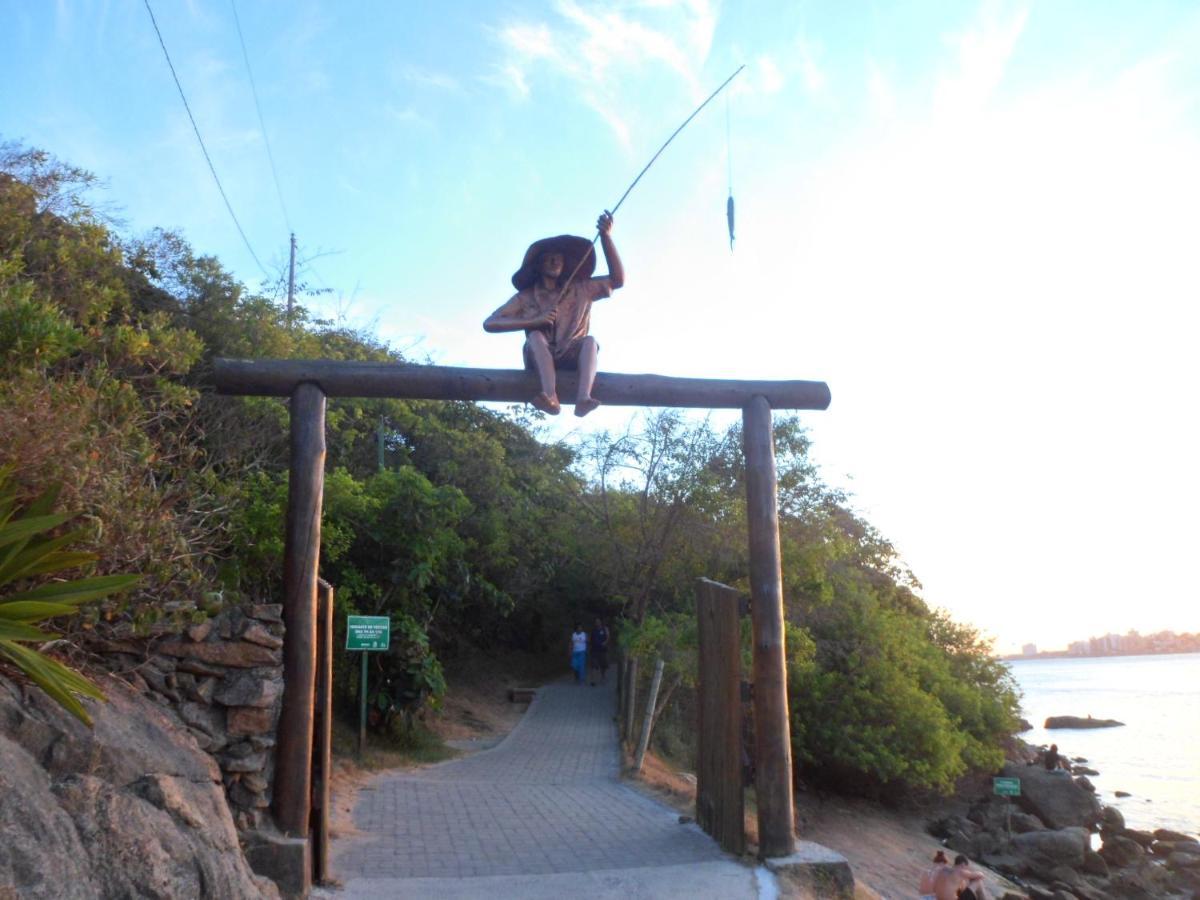 Beachfront Luxury Apartment: Do Morro Entertainment Haven