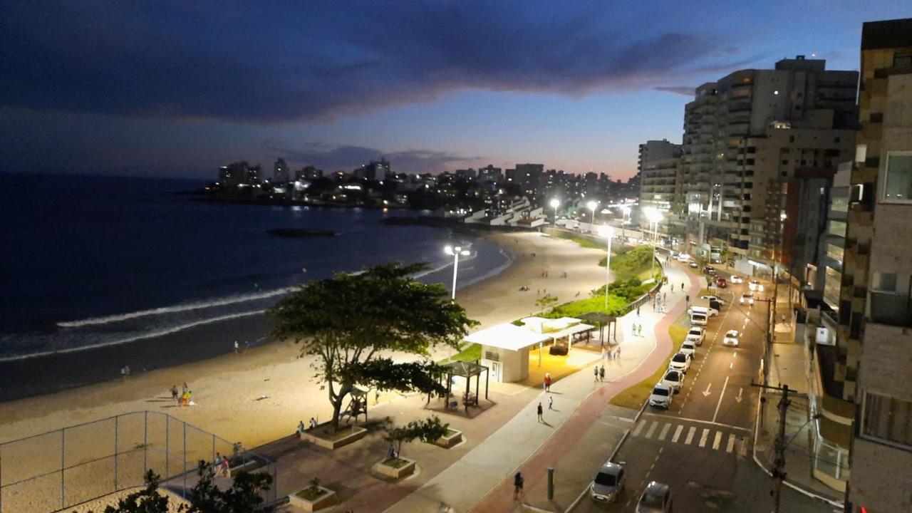 Beachfront Luxury Apartment: Do Morro Entertainment Haven Guarapari