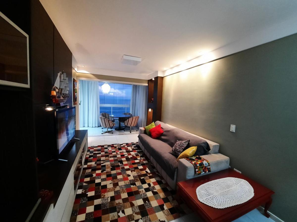 Beachfront Luxury Apartment: Do Morro Entertainment Haven *