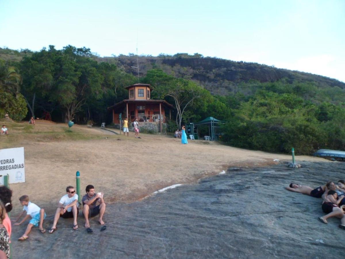 Beachfront Luxury Apartment: Do Morro Entertainment Haven Apartment Guarapari